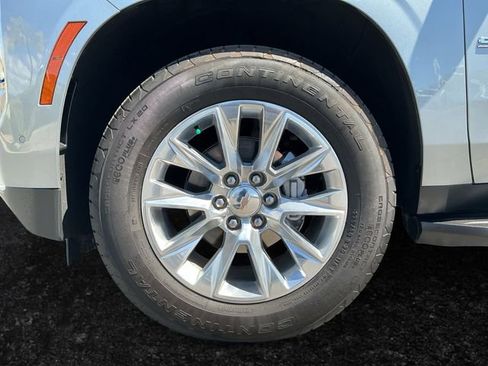 Certified 2025 Chevrolet Suburban Premier AWD/4WD image 17