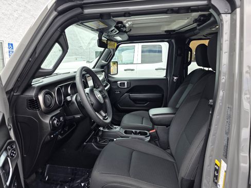 Used 2023 Jeep Wrangler Unlimited w/ 8.4" Radio Group AWD/4WD image 12
