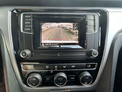 Used 2016 Volkswagen Passat 1.8T S image 18