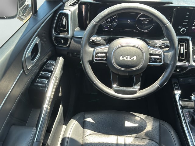 Used 2023 Kia Sorento SX AWD/4WD image 19
