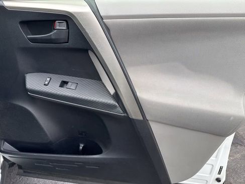 Used 2013 Toyota RAV4 XLE image 34