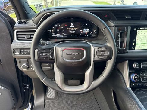 Used 2023 GMC Yukon XL Denali RWD image 24