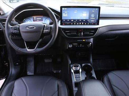 Used 2025 Ford Escape Platinum w/ Premium Technology Package image 17