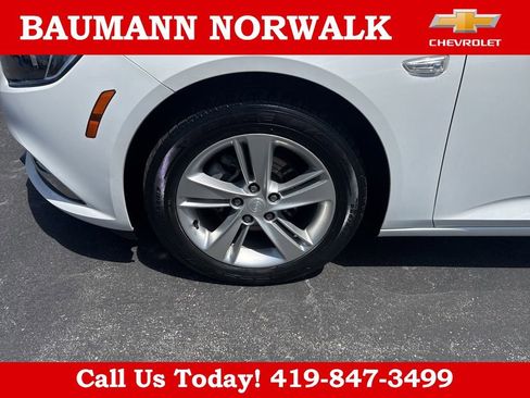 Used 2018 Buick Regal Preferred FWD image 19