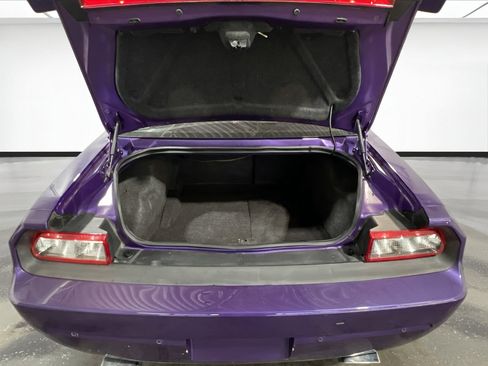 Used 2014 Dodge Challenger SRT8 RWD image 17