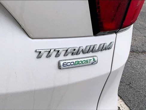 Used 2019 Ford Escape Titanium image 10