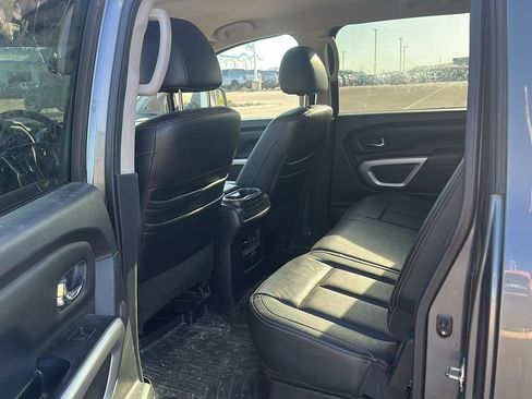 Used 2017 Nissan Titan SL image 25
