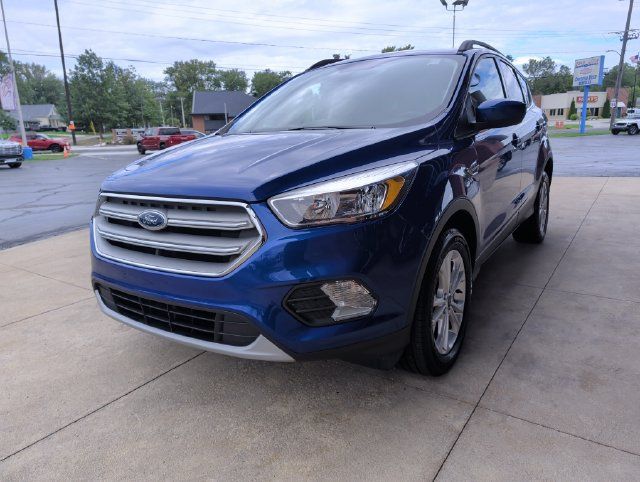 Used 2018 Ford Escape SE w/ SE Sync 3 Package FWD image 3