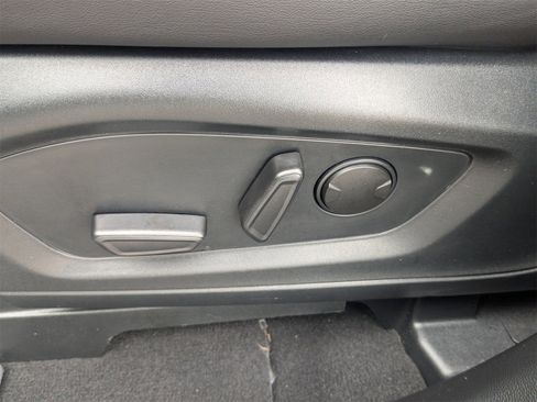 Used 2024 Ford Explorer XLT w/ Equipment Group 202A image 21