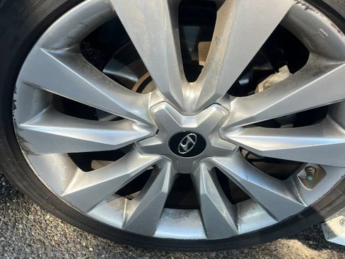 Used 2013 Hyundai Azera w/ Technology Pkg FWD image 24