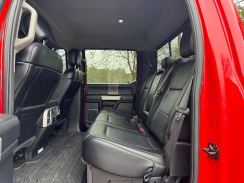 Used 2019 Ford F350 Lariat w/ Chrome Package image 17