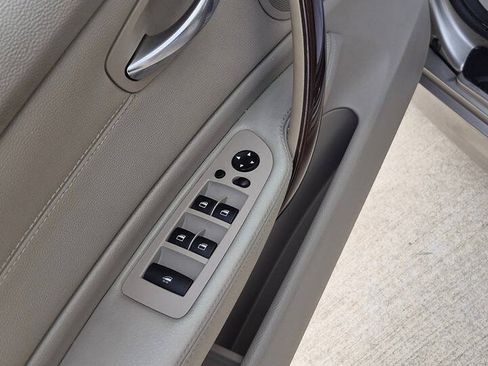 Used 2010 BMW 135i Convertible RWD image 30