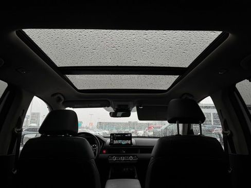 Used 2024 Honda Pilot Touring image 25