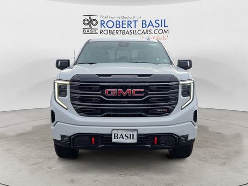 Used 2025 GMC Sierra 1500 AT4 w/ AT4 Premium Package image 8