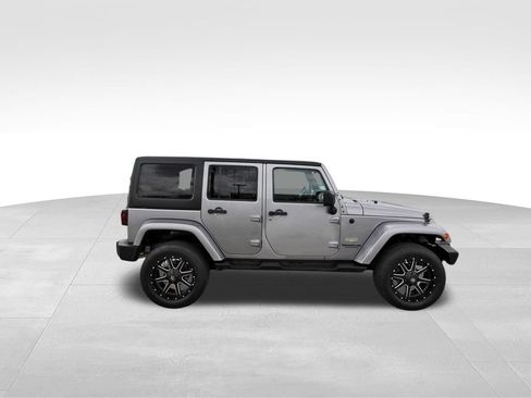 Used 2014 Jeep Wrangler Unlimited Sahara w/ Max Tow Package AWD/4WD image 5
