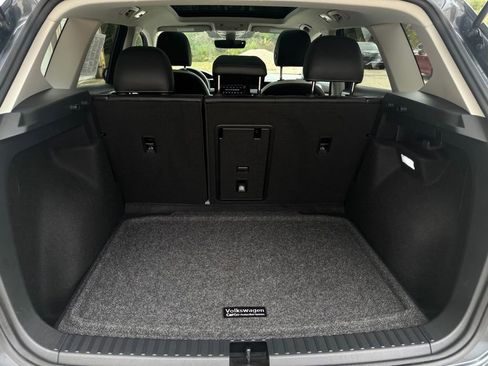 Certified 2025 Volkswagen Taos SE image 19