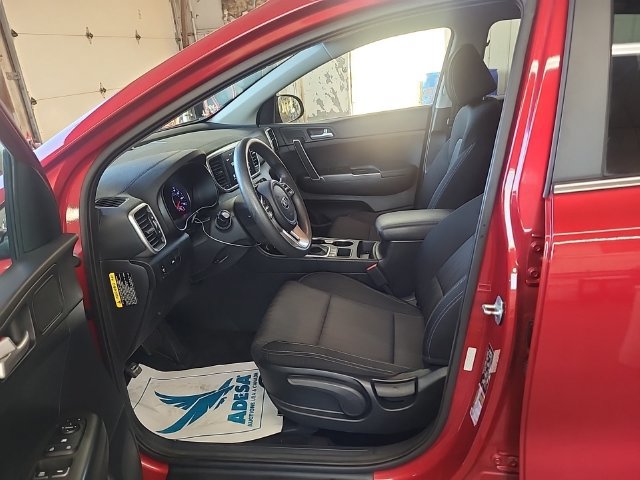 Used 2022 Kia Sportage LX AWD/4WD image 4