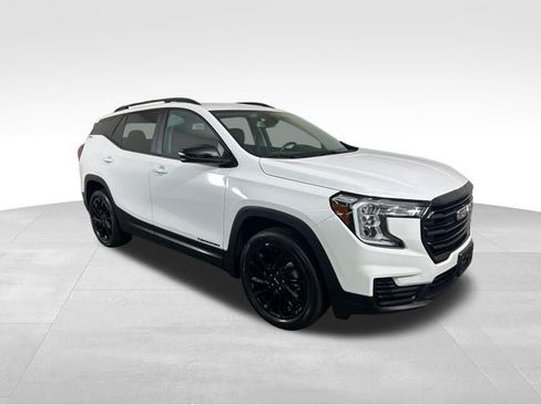 Used 2023 GMC Terrain SLE w/ Elevation Edition AWD/4WD image 7