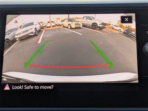 Certified 2024 Volkswagen Taos SE image 22