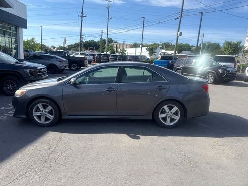 Used 2013 Toyota Camry SE FWD image 6