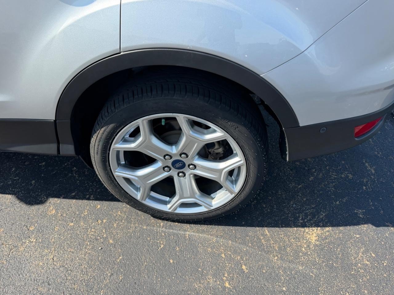 Used 2019 Ford Escape Titanium FWD image 8