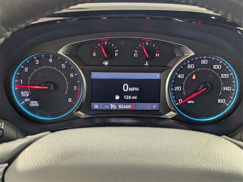 Used 2022 Chevrolet Traverse LT image 17