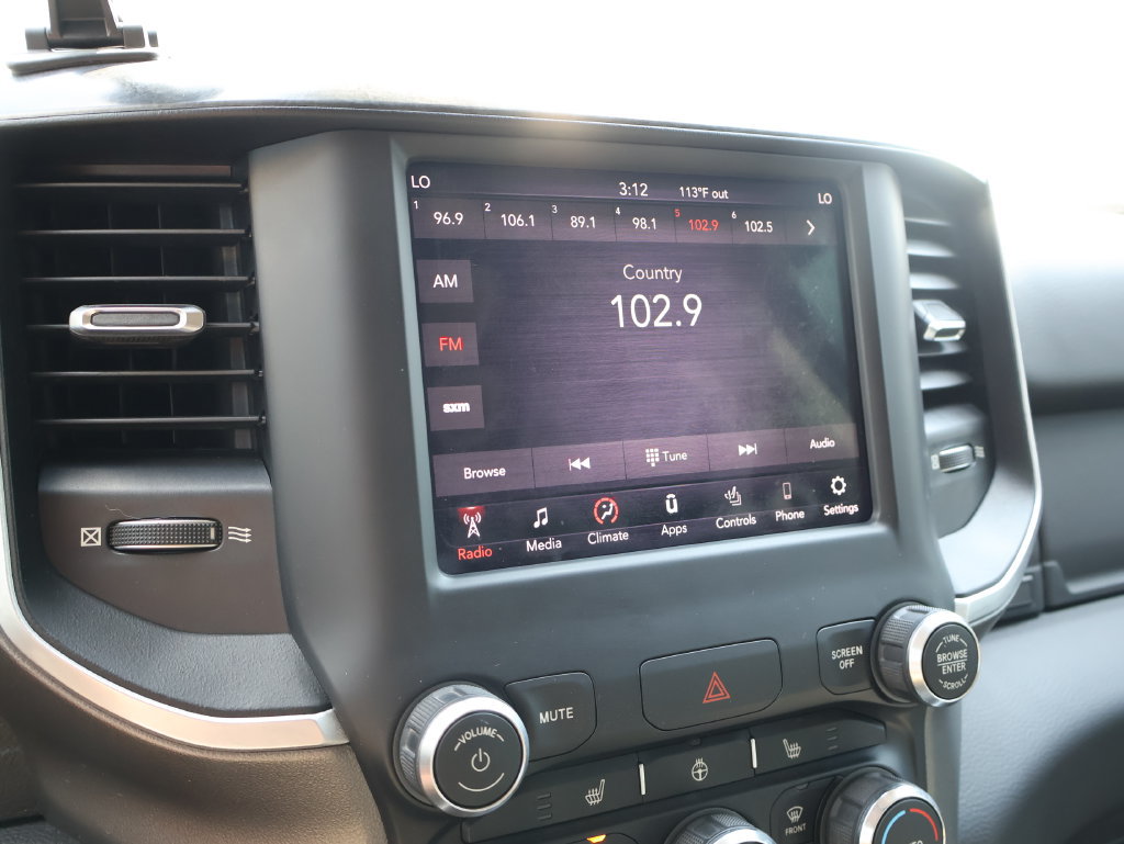 Used 2019 RAM 1500 4x4 Crew Cab image 33