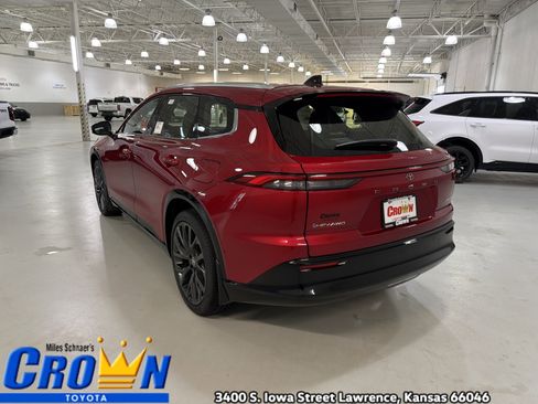 New 2026 Toyota Crown Signia image 6