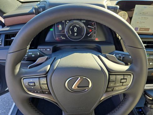 New 2025 Lexus ES 300h w/ Premium Package image 15