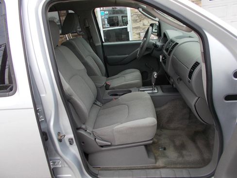 Used 2011 Nissan Frontier S image 17