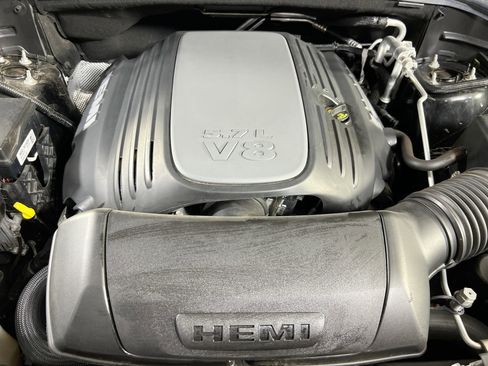 Used 2022 Dodge Durango R/T w/ Tow 'N Go Package AWD/4WD image 31