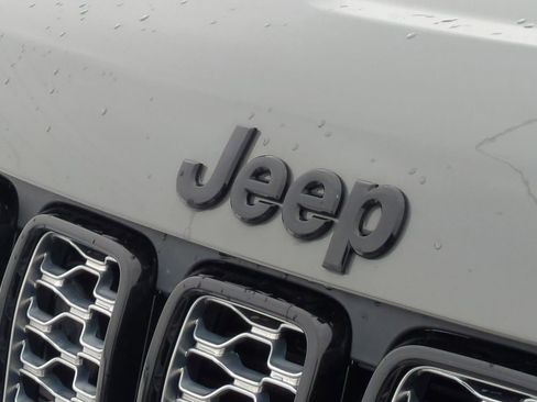 Used 2022 Jeep Grand Cherokee Altitude image 13