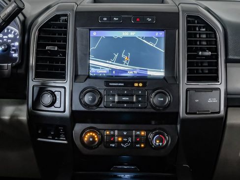 Used 2022 Ford F350 XLT w/ XLT Premium Package AWD/4WD image 25