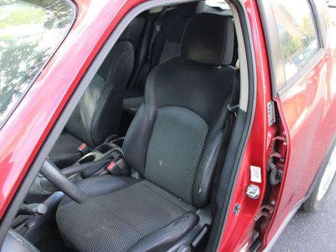 Used 2016 Nissan Juke S FWD image 8