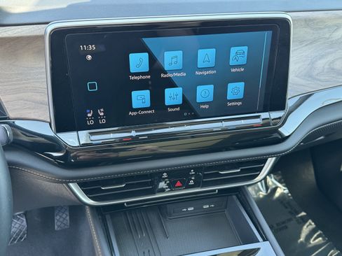 Used 2026 Volkswagen Atlas SE FWD image 22