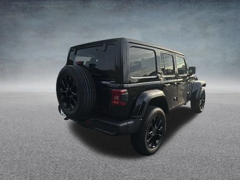 Used 2025 Jeep Wrangler Unlimited Sahara w/ Safety Group AWD/4WD image 29