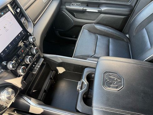 Used 2024 RAM 1500 Laramie RWD image 31