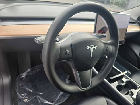 Used 2019 Tesla Model 3 Standard Range image 26