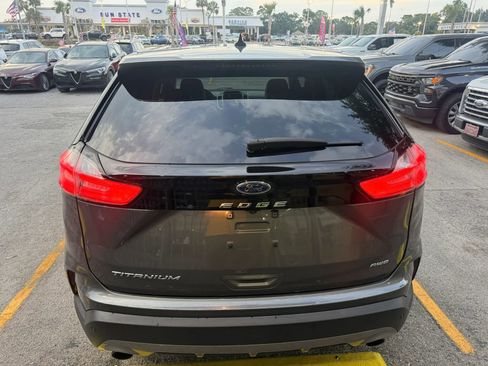 Used 2022 Ford Edge Titanium AWD/4WD image 5