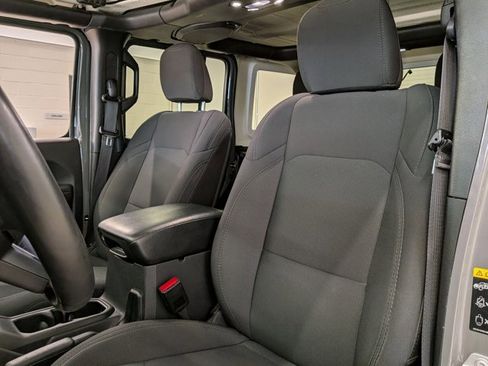 Used 2022 Jeep Wrangler Unlimited Sport image 5