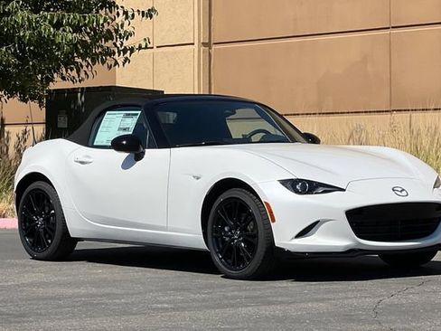 New 2026 MAZDA MX-5 Miata Club w/ Interior Package RWD image 9