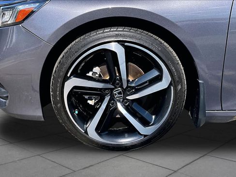 Used 2018 Honda Accord Sport image 11