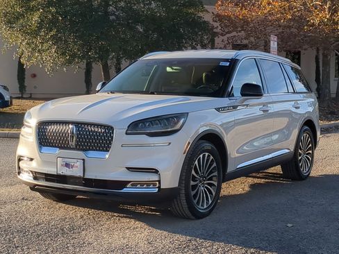 Used 2020 Lincoln Aviator Reserve image 7