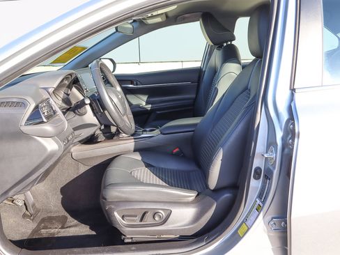 Used 2024 Toyota Camry SE image 7