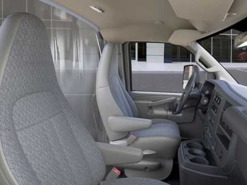 New 2025 GMC Savana 3500 w/ Power Convenience Package RWD image 7