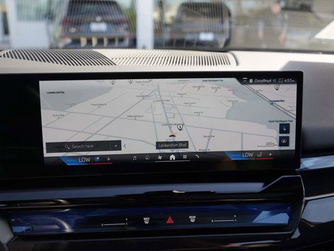 Used 2025 BMW i5 xDrive40 w/ Executive Package image 18