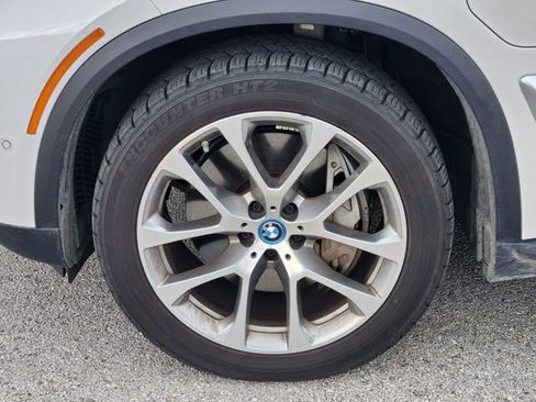Used 2025 BMW X5 xDrive50e image 8