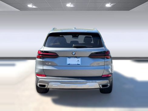 Certified 2026 BMW X5 xDrive40i w/ Climate Comfort Package AWD/4WD image 10