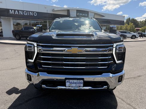 Certified 2024 Chevrolet Silverado 2500 LTZ w/ LTZ Plus Package image 9