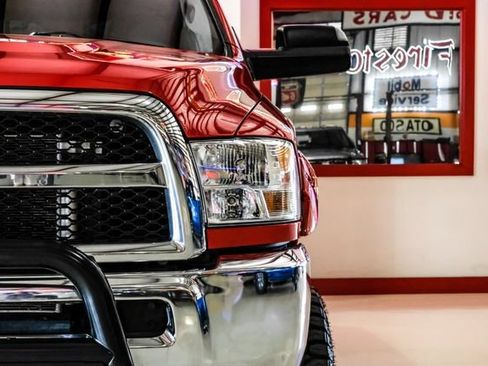 Used 2018 RAM 2500 SLT w/ Cold Weather Group AWD/4WD image 50